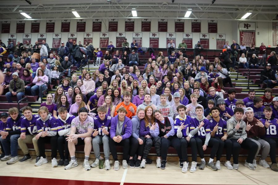 Trojan+fans+turn+purple+to+support+one+of+their+own